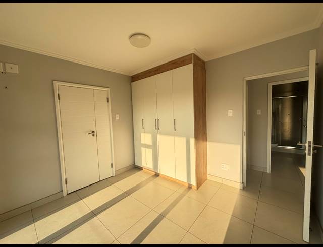 2 BEDROOM APARTMENT FOR SALE IN UMHLANGA RIDGE